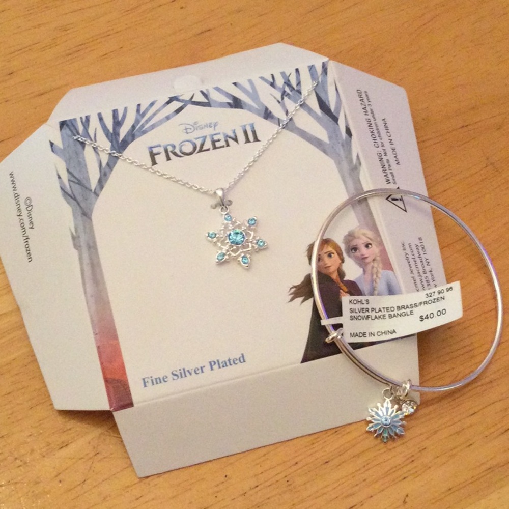 Frozen 2 necklace and bracelet set.